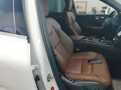 2023 Volvo XC60 4WD Luxury, белый — фото 25