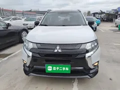 2021 Mitsubishi Outlander 2.4L 4WD 5, белый — фото 3