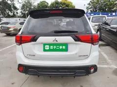 2021 Mitsubishi Outlander 2.4L 4WD 5, белый — фото 6