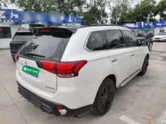 2021 Mitsubishi Outlander 2.4L 4WD 5, белый — фото 7