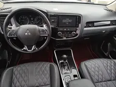 2021 Mitsubishi Outlander 2.4L 4WD 5, белый — фото 10