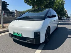 2024 Li Auto MEGA Ultra, белый — фото 1