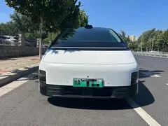 2024 Li Auto MEGA Ultra, белый — фото 2