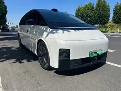 2024 Li Auto MEGA Ultra, белый — фото 3