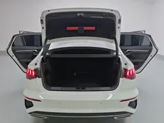 2023 Audi A3L Limousine 35 TFSI Luxury Sport, белый — фото 21