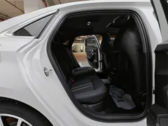 2023 Audi A3L Limousine 35 TFSI Fashion Sport, белый — фото 17