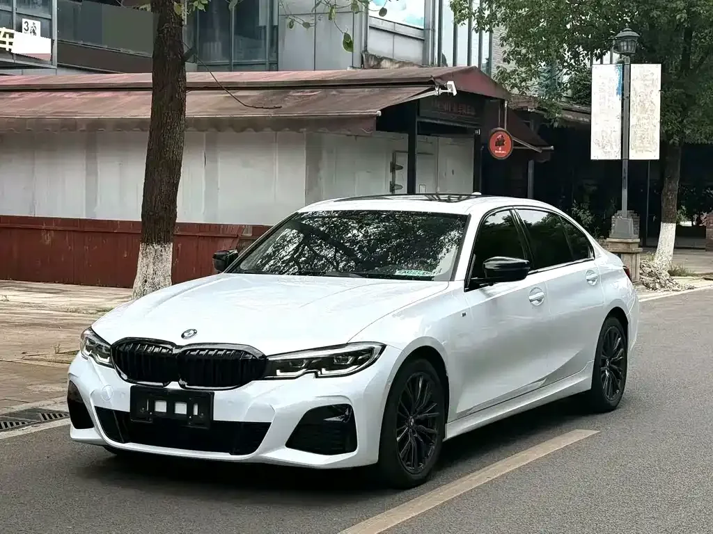 2022 BMW 3 Series 325Li M Sport Night Package