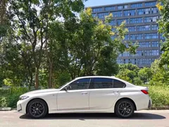 2023 BMW 3 Series 325i M Sport Night Package, белый — фото 3