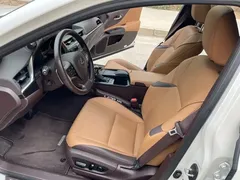 2021 Lexus ES 300h Premium, белый — фото 11