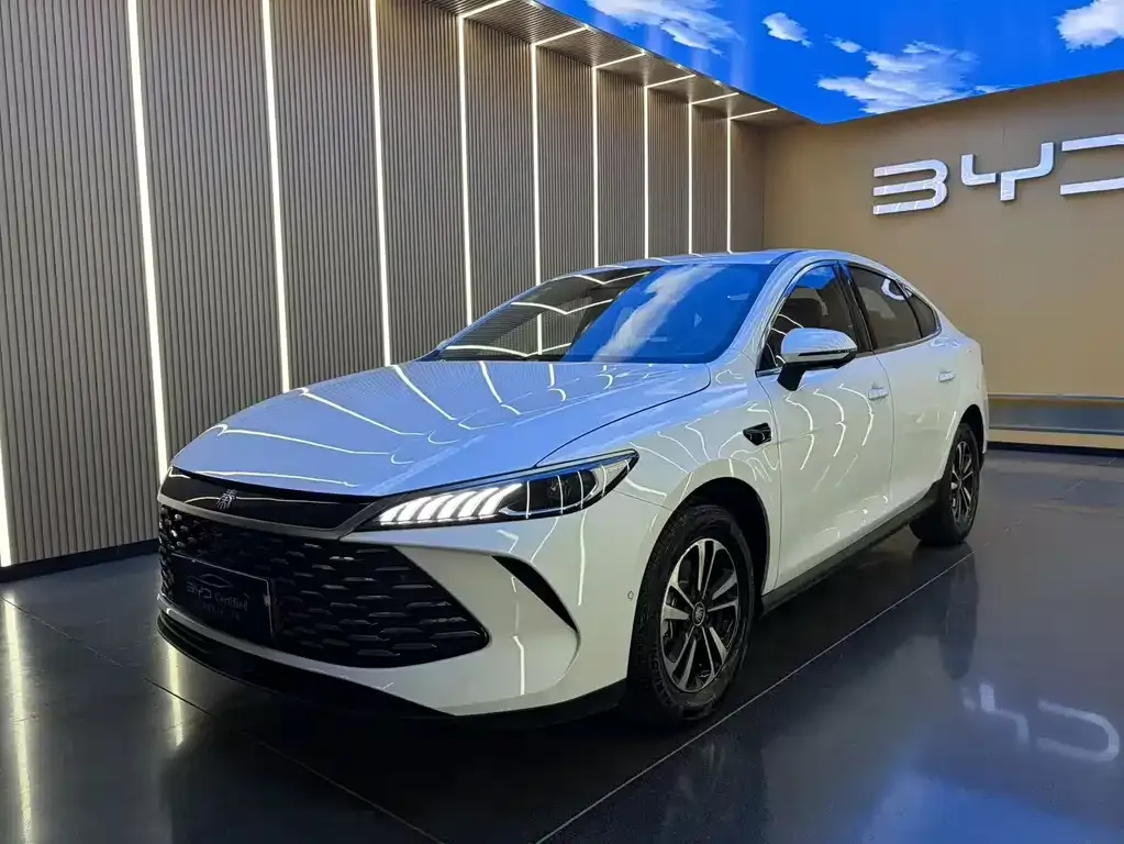 2025 BYD Seal 05 120KM