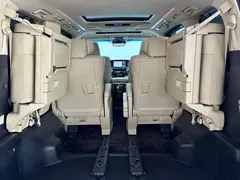 2020 Toyota Alphard Hybrid 2.5L Luxury, чёрный — фото 9