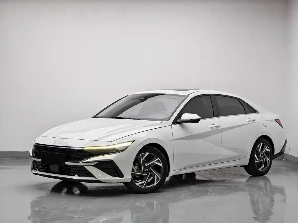 2023 Hyundai Elantra 1.5L CVT LUX Premium