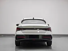 2023 Hyundai Elantra 1.5L CVT LUX Premium, белый — фото 4