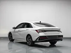 2023 Hyundai Elantra 1.5L CVT LUX Premium, белый — фото 6