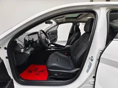 2023 Hyundai Elantra 1.5L CVT LUX Premium, белый — фото 8