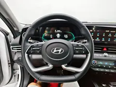 2023 Hyundai Elantra 1.5L CVT LUX Premium, белый — фото 14