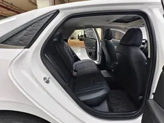 2023 Hyundai Elantra 1.5L CVT LUX Premium, белый — фото 19