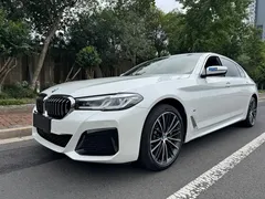 2023 BMW 5 Series 5 530Li M, белый — фото 1