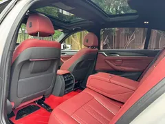 2023 BMW 5 Series 5 530Li M, белый — фото 7