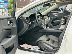 2023 Volvo S60 B4 Luxury, белый — фото 4