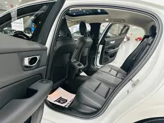 2023 Volvo S60 B4 Luxury, белый — фото 5