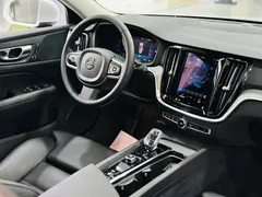 2023 Volvo S60 B4 Luxury, белый — фото 15