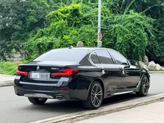 2021 BMW 5 Series 5 530Li M, чёрный — фото 3