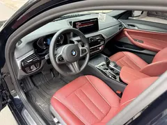 2021 BMW 5 Series 5 530Li M, чёрный — фото 8