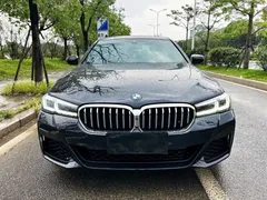 2023 BMW 5 Series 5 530Li M, чёрный — фото 2