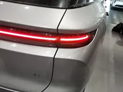 2025 Li Auto i6 4WD Standard — фото 8