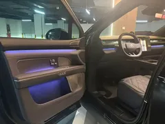 2026 Nio ES8 6-seat Executive Luxury, чёрный — фото 4
