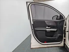2022 Mercedes-Benz GLA 200, белый — фото 13
