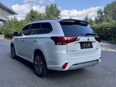2021 Mitsubishi Outlander 2.0L 2WD 5, белый — фото 4