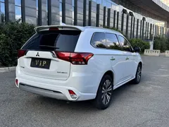 2021 Mitsubishi Outlander 2.0L 2WD 5, белый — фото 5