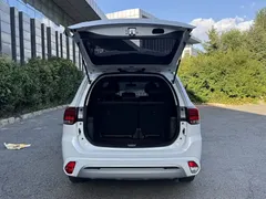 2021 Mitsubishi Outlander 2.0L 2WD 5, белый — фото 16