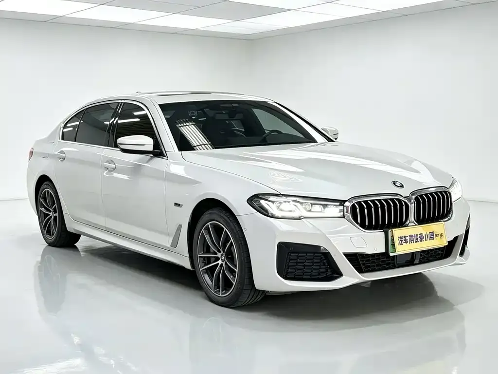 2022 BMW 5 Series 5 535Le Pioneer M