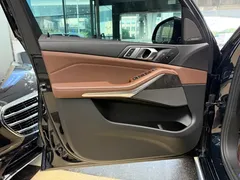 2021 BMW X5 xDrive40i M, чёрный — фото 5