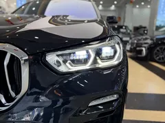2021 BMW X5 xDrive40i M, чёрный — фото 23