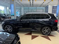 2021 BMW X5 xDrive40i M, чёрный — фото 27