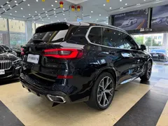 2021 BMW X5 xDrive40i M, чёрный — фото 28