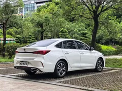 2022 Changan Eado PLUS 1.6L GDI MT, белый — фото 6
