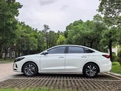 2022 Changan Eado PLUS 1.6L GDI MT, белый — фото 7