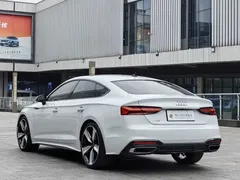 2022 Audi A5 Sportback 40 TFSI, белый — фото 5