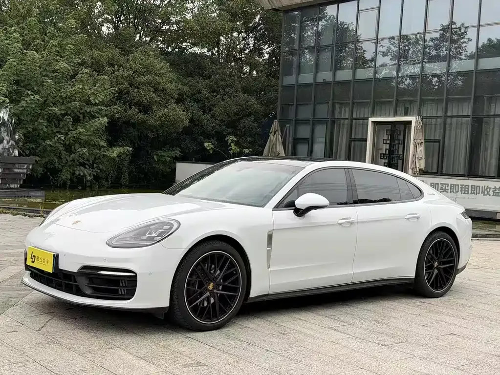2023 Porsche Panamera Platinum 2.9T