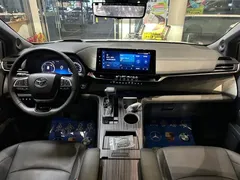 2022 Toyota Granvia 2.5L Hybrid Flagship, белый — фото 10