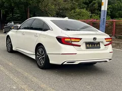 2022 Honda Accord Hybrid 2.0L, белый — фото 5