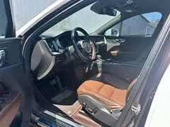 2021 Volvo XC60 T5 4WD Luxury, белый — фото 4
