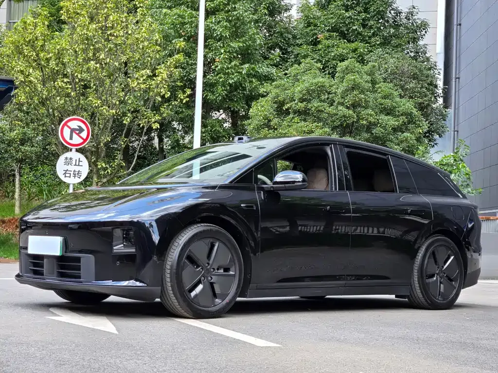 2025 Li Auto i6 2WD