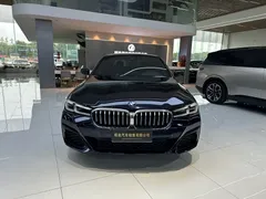 2022 BMW 5 Series 5 525Li M, чёрный — фото 2