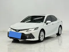 2023 Toyota Camry 2.0G Luxury, белый — фото 1